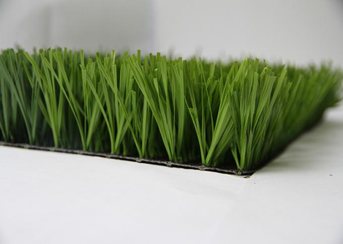 Окружающая среда дерновины искусственной травы футбола 50MM крытая синтетическая дружелюбная 0