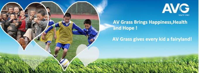 Трава зеленой спортивной площадки футбола синтетическая, трава спортивной площадки поддельная для снаружи 0