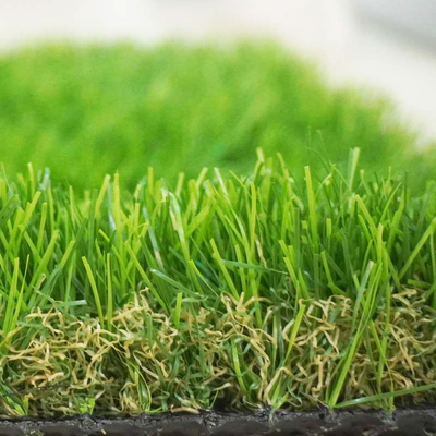 КИТАЙ Устойчивый к истиранию ландшафтный дизайн синтетической травяной дерновины Газон фальшивый зеленый ковер для Веддинг поставщик