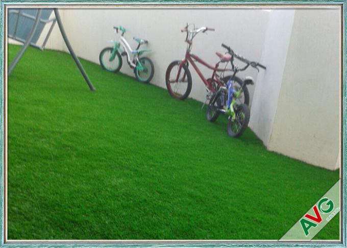 Идеальной трава спортивной площадки детского сада предохранения от кожи синтетической покрашенная дерновиной 0