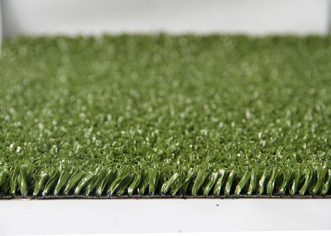 Зеленый цвет установки травы ложного теннисного корта дерновины искусственный со злаковиком пусковой площадки удара 0